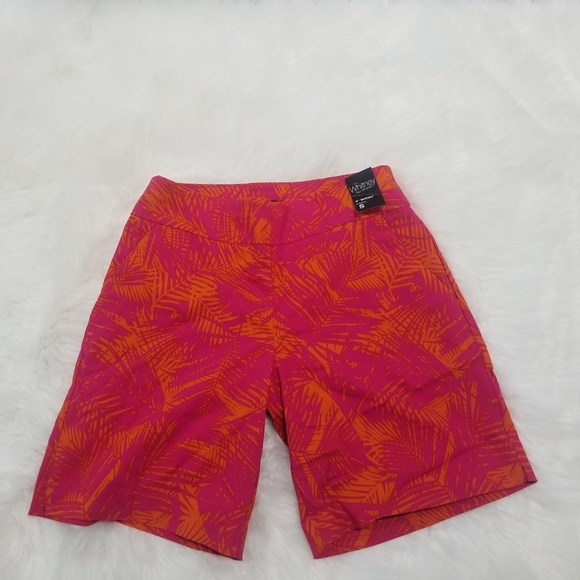 NY&COMPANY 8" Shorts Stretch Pull On Small NWT - Picture 1 of 3